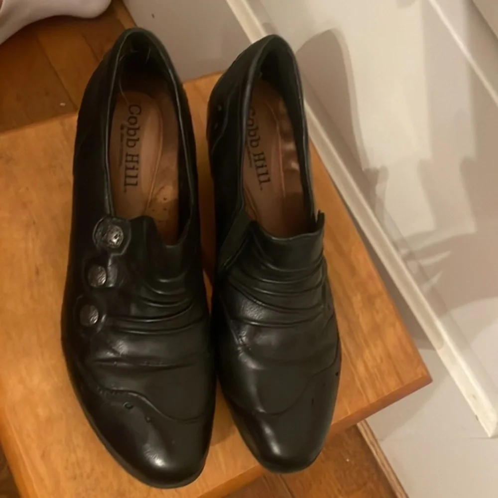 Cobb Hill leather heeled loafers size‎ 10 nearly perfect condition